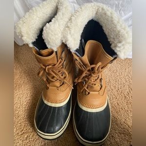 Sorel Winter Carnival boots size 8.5